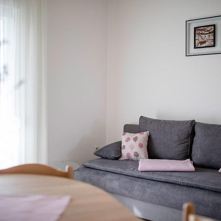 Apartments By The Sea Supetarska Draga - Donja, Rab - 11769 ห้อง รูปภาพ
