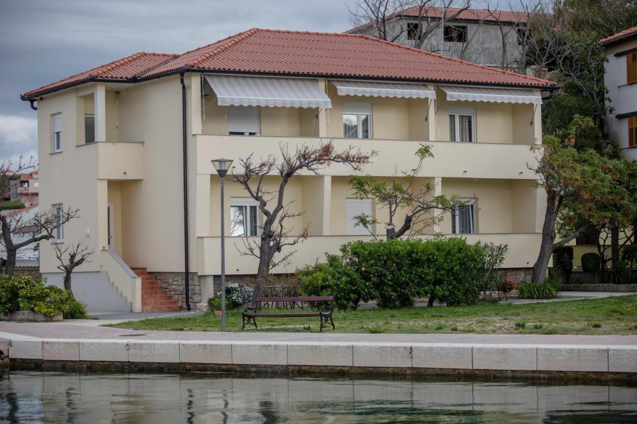 Apartments By The Sea Supetarska Draga - Donja, Rab - 11769 ภายนอก รูปภาพ