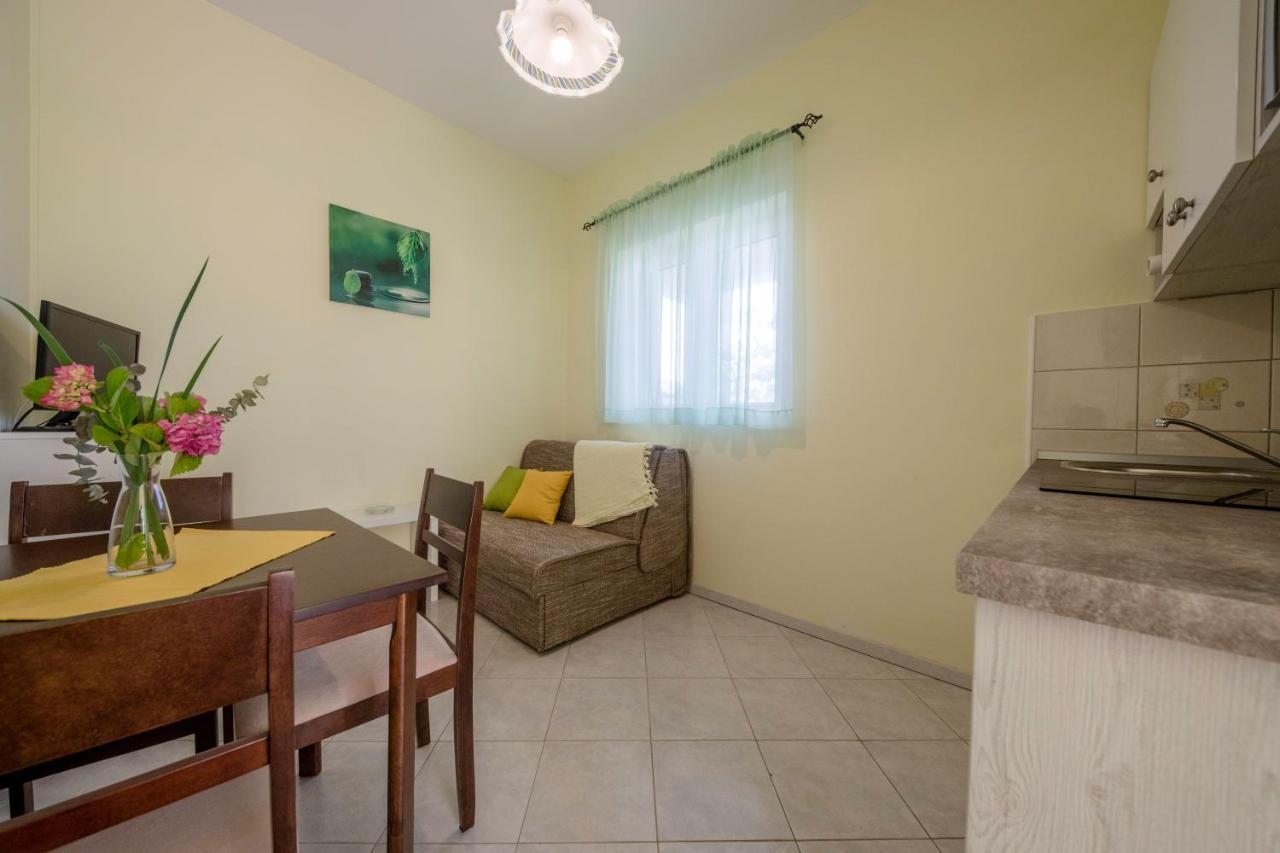Apartments By The Sea Supetarska Draga - Donja, Rab - 11769 ภายนอก รูปภาพ