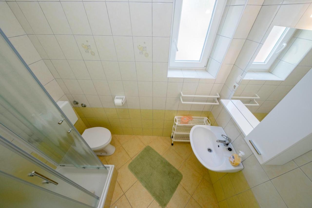 Apartments By The Sea Supetarska Draga - Donja, Rab - 11769 ภายนอก รูปภาพ
