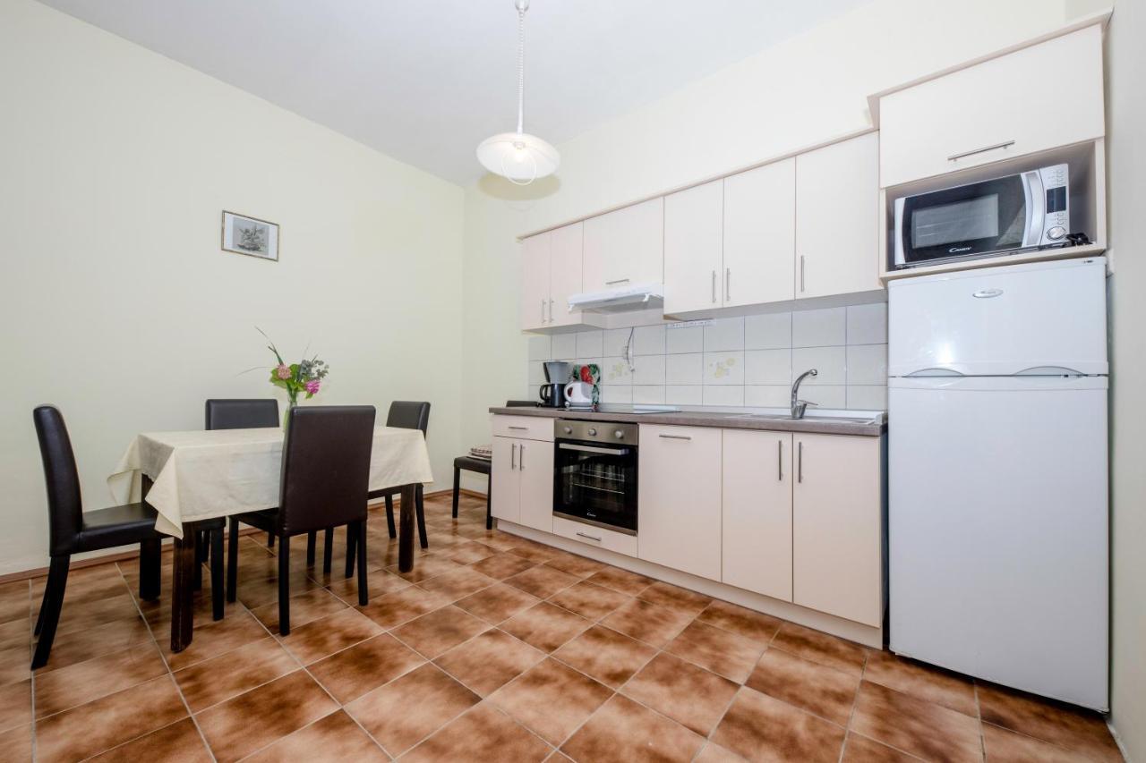 Apartments By The Sea Supetarska Draga - Donja, Rab - 11769 ภายนอก รูปภาพ