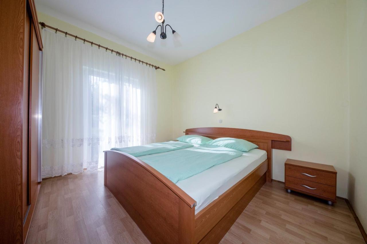 Apartments By The Sea Supetarska Draga - Donja, Rab - 11769 ภายนอก รูปภาพ