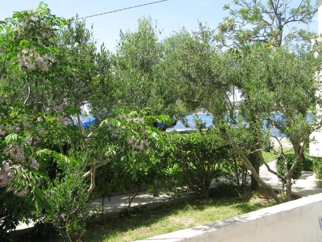 Apartments By The Sea Supetarska Draga - Donja, Rab - 11769 ภายนอก รูปภาพ