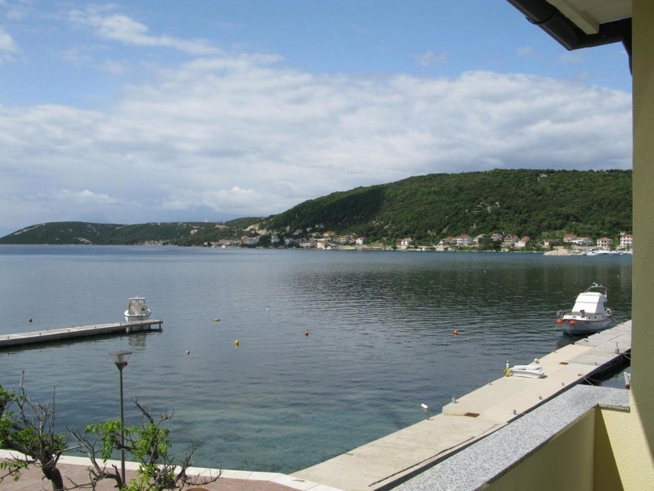 Apartments By The Sea Supetarska Draga - Donja, Rab - 11769 ภายนอก รูปภาพ
