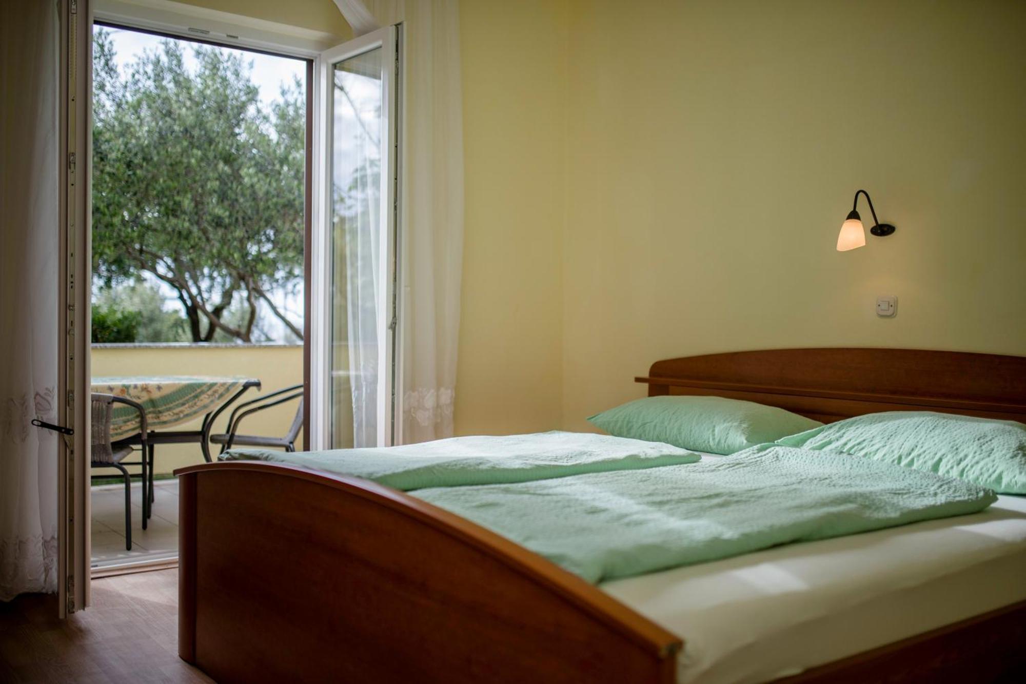 Apartments By The Sea Supetarska Draga - Donja, Rab - 11769 ห้อง รูปภาพ